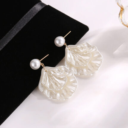 New Style Pearl Shell Earrings for Ladies - Elegant Ocean-Inspired Jewelry